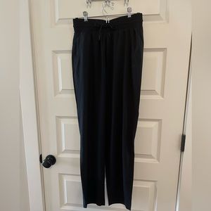 gapfit runaround tapered pants